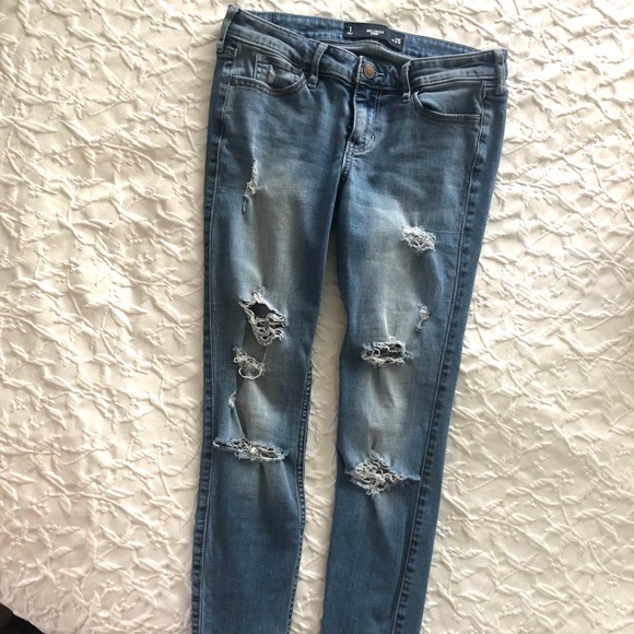 Hollister Cropped Skinny Jeans - Picture 3 of 11